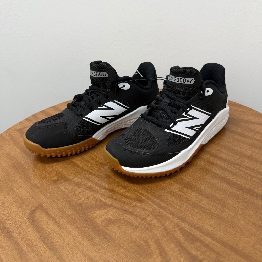 New Balance Fresh Foam 3000v7 Turf Shoes Womens 8D Black White Gum Sole Trainer